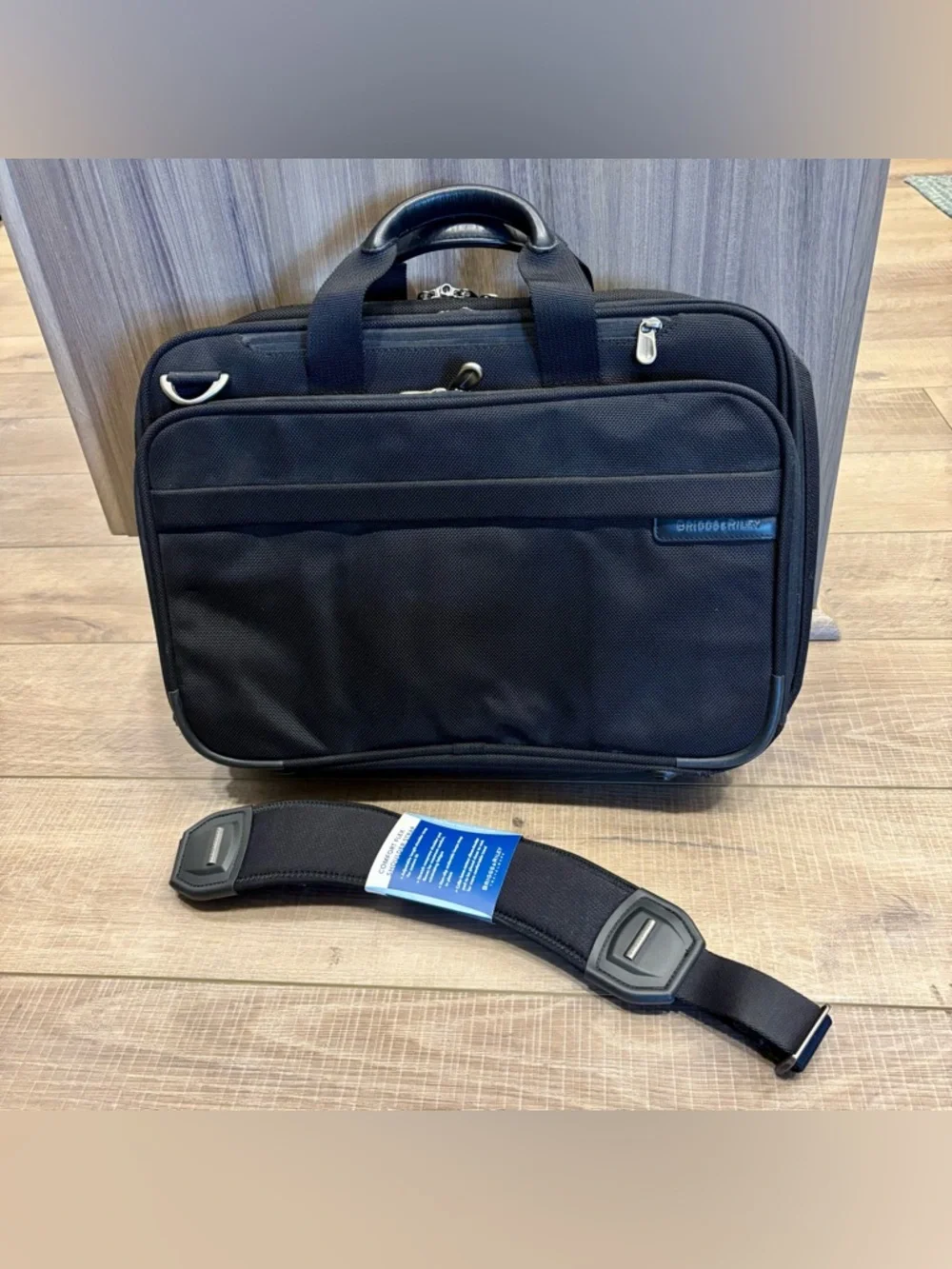 Briggs & Riley Large Travel Brief - Picture 1 of 13